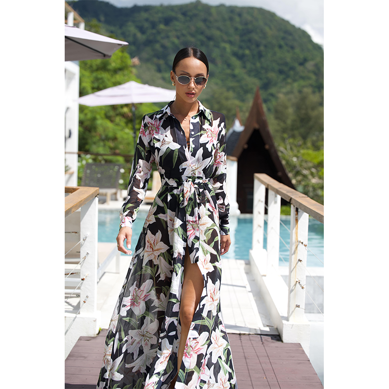 Bella Black Lilly